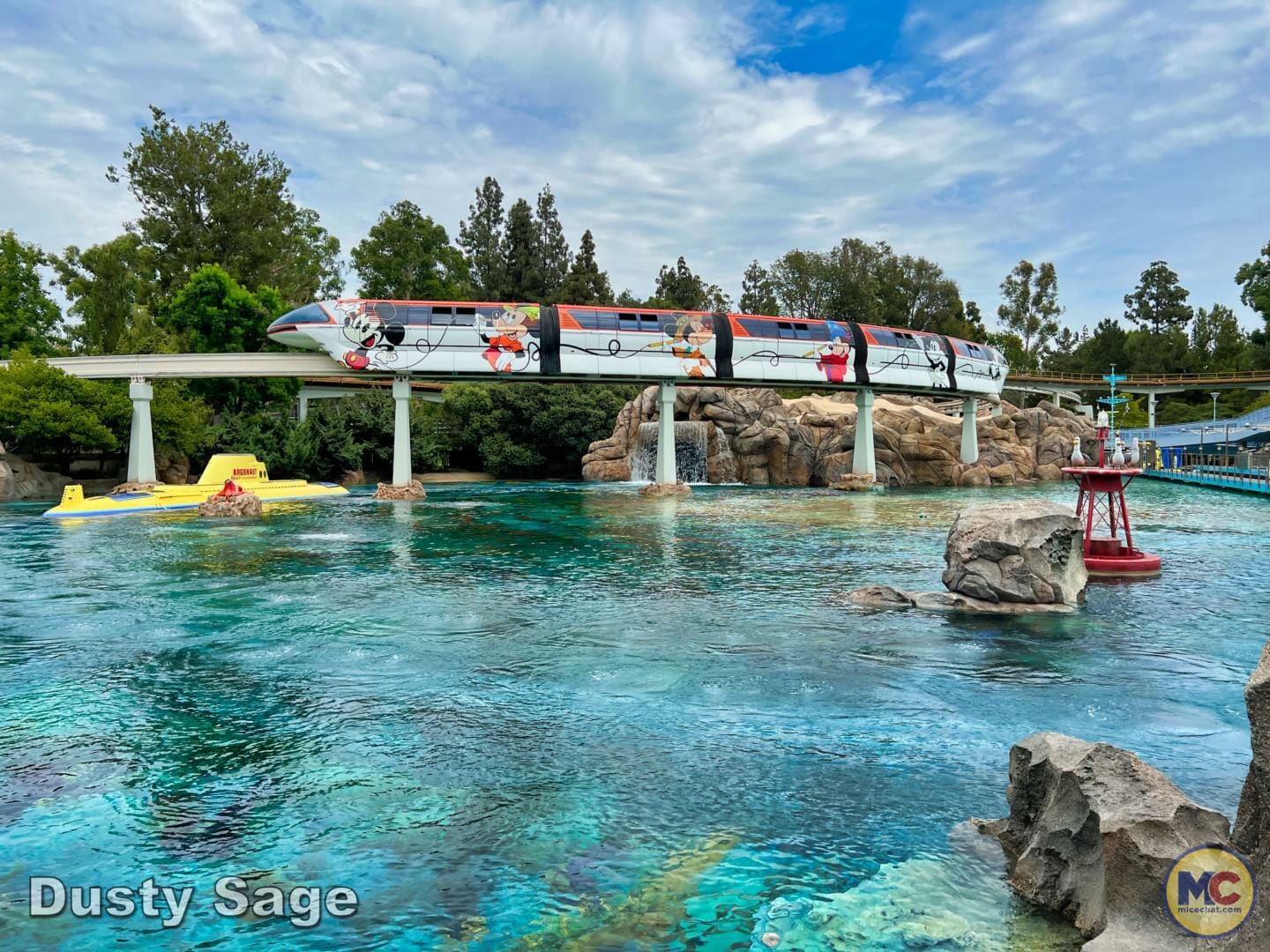 , Disneyland Update Part 1 – Early Morning Magic Returns, Halloween Begins & Magic Keys Please