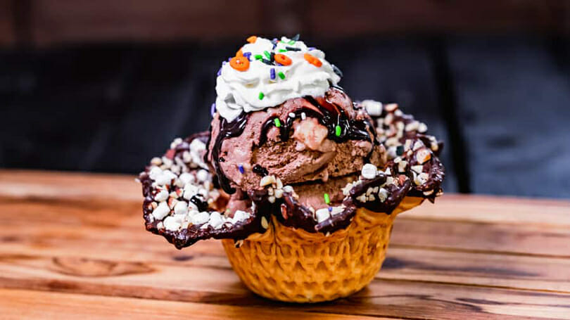 Disneyland Halloween food, Disneyland Halloween Food Guide 2022 – The Trend is Sweet and Spicy!