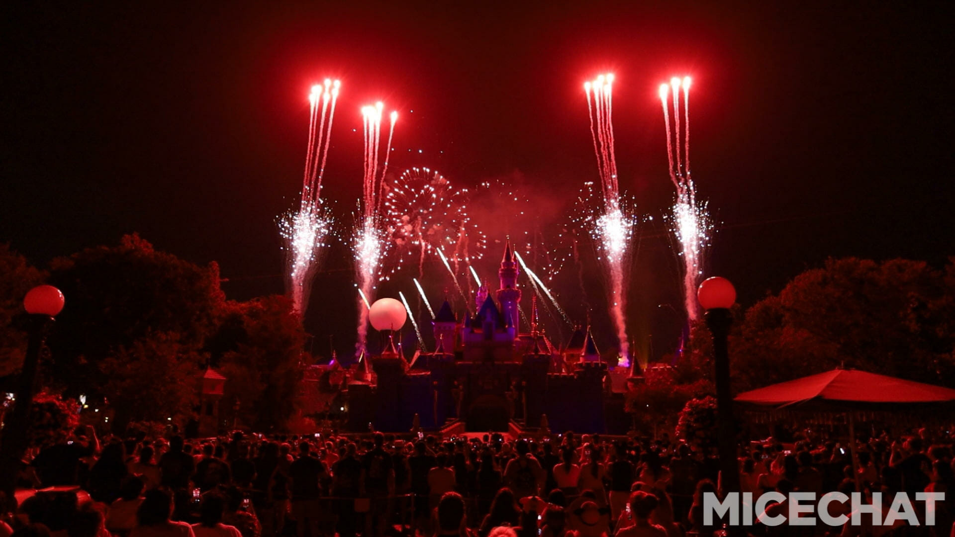 , Disneyland News & Photo Update – Everybody Scream!