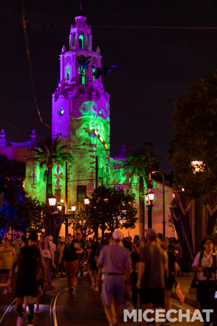 , Disneyland News & Photo Update – Everybody Scream!
