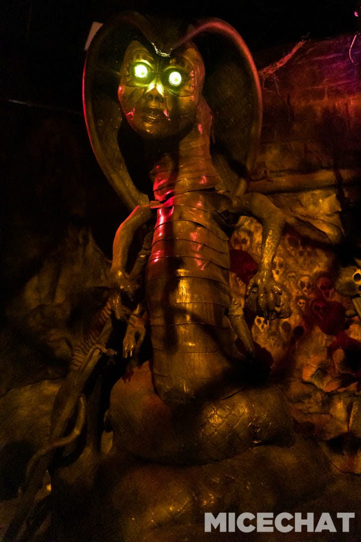 , The Fog Awaits: Your Guide to Knott’s Scary Farm Halloween Haunt 2022!