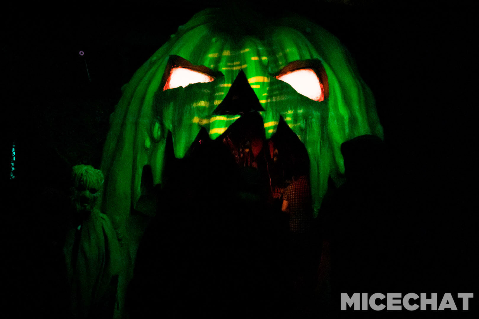 , The Fog Awaits: Your Guide to Knott’s Scary Farm Halloween Haunt 2022!