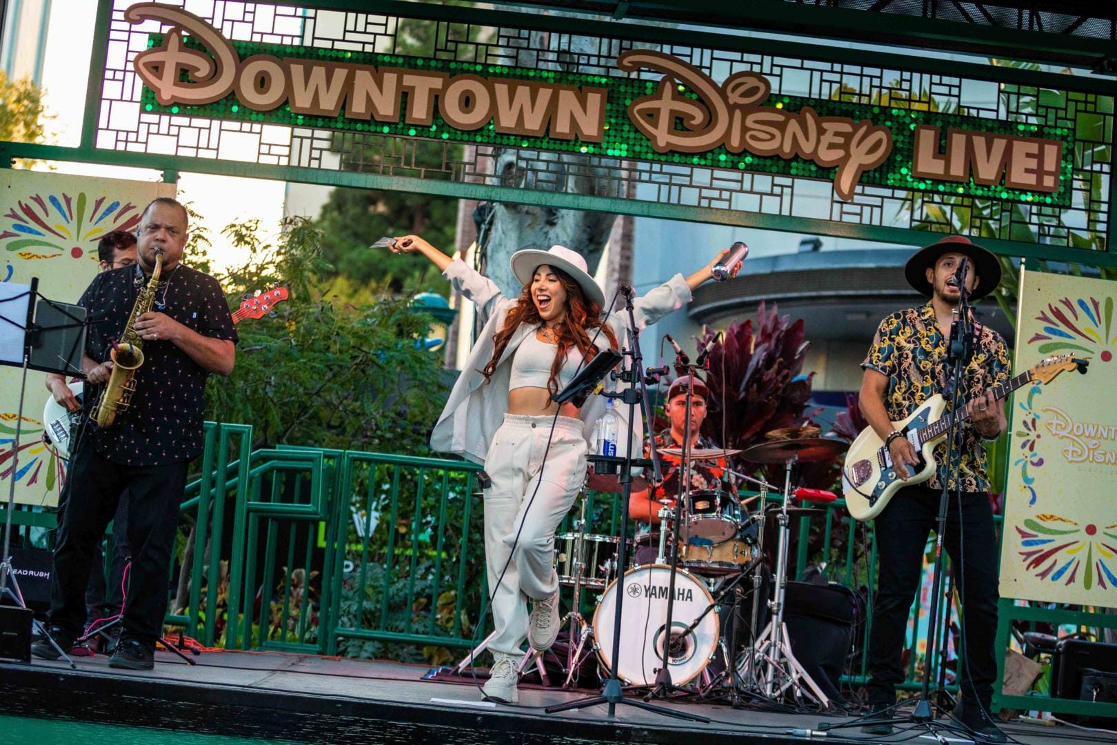, Disneyland Update: Fall-ing, Scale-ing, Plans Derailing