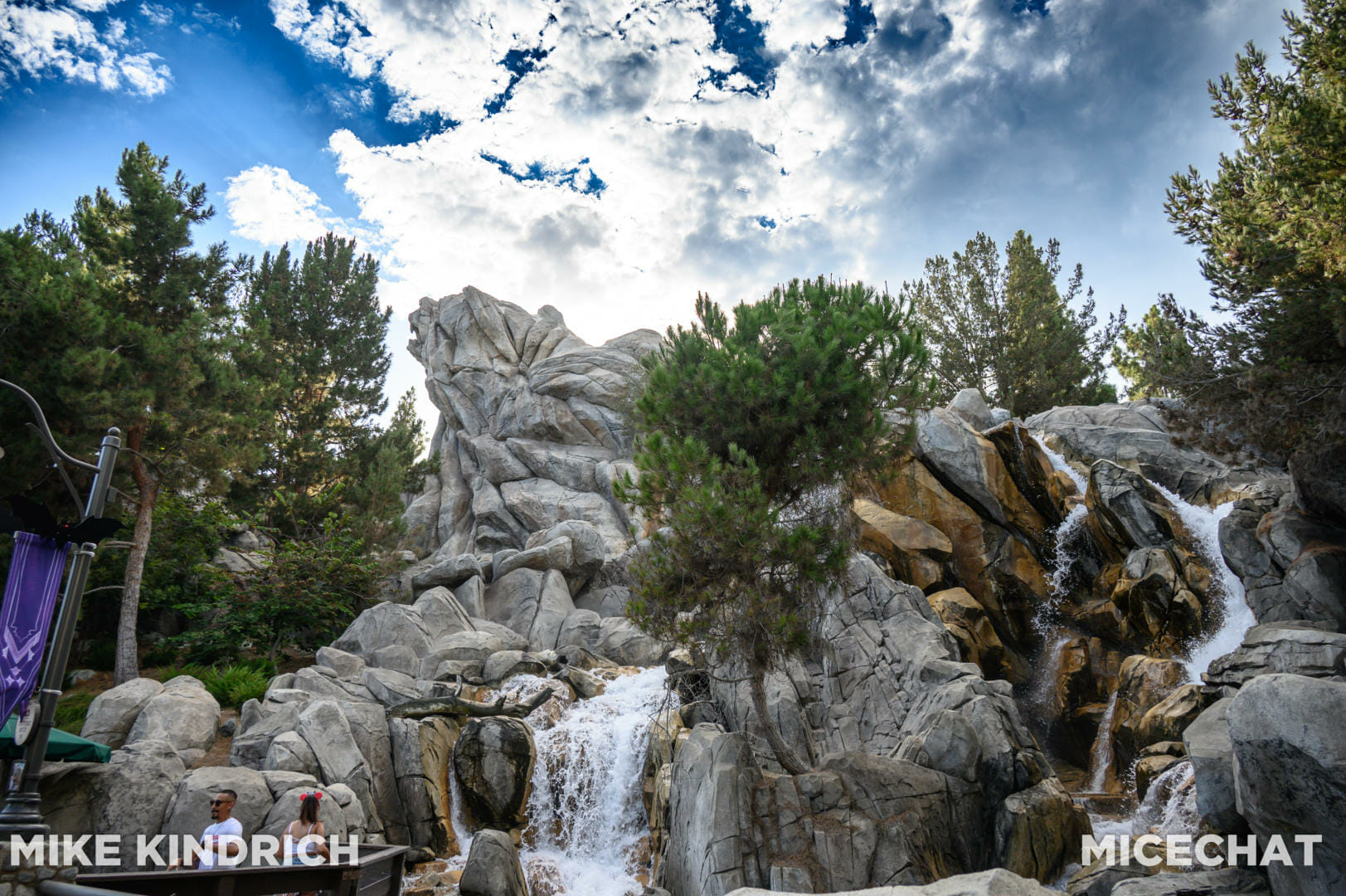 , Disneyland News & Photo Update – Everybody Scream!