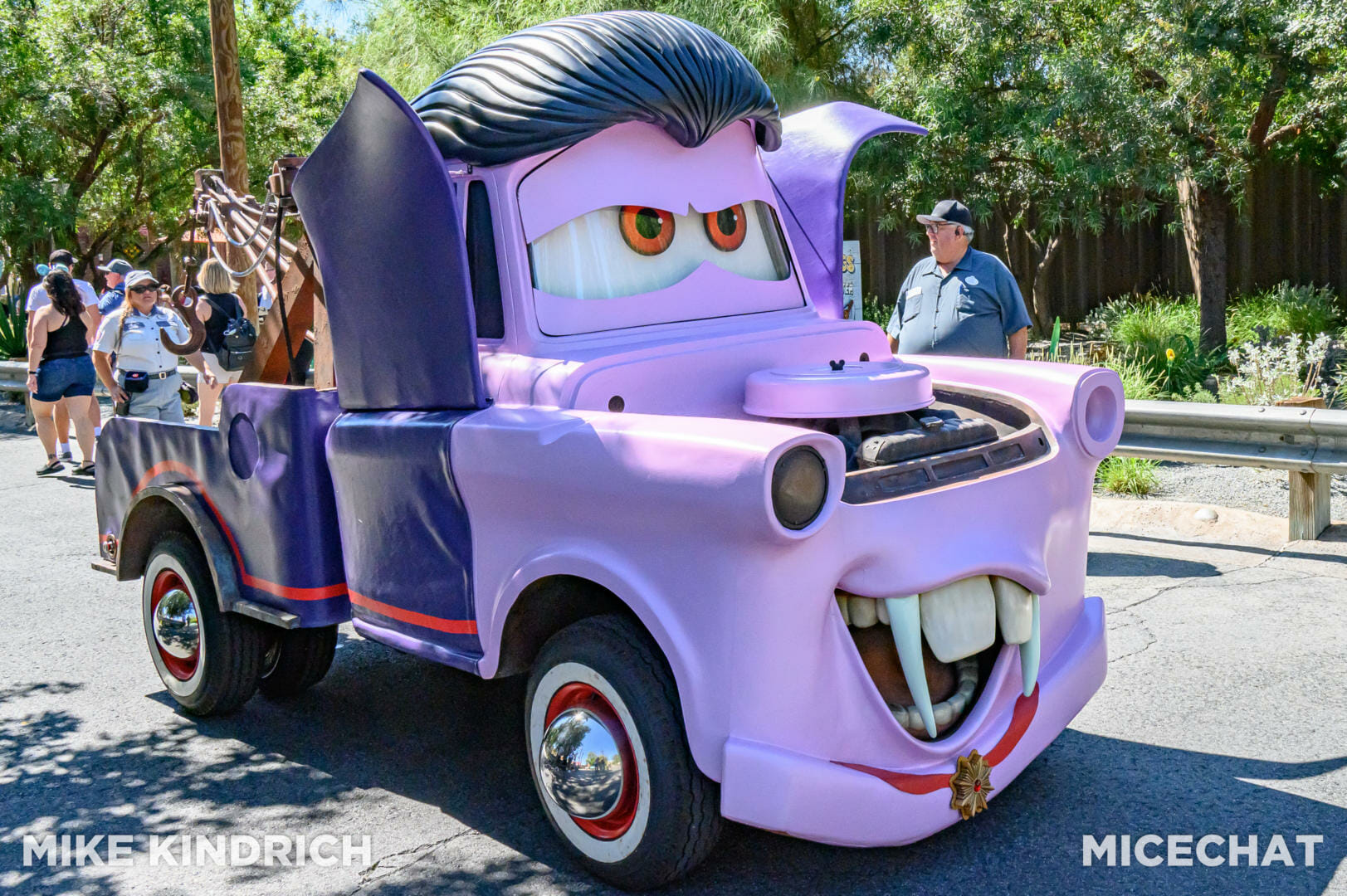 , Disneyland Update: Fall-ing, Scale-ing, Plans Derailing