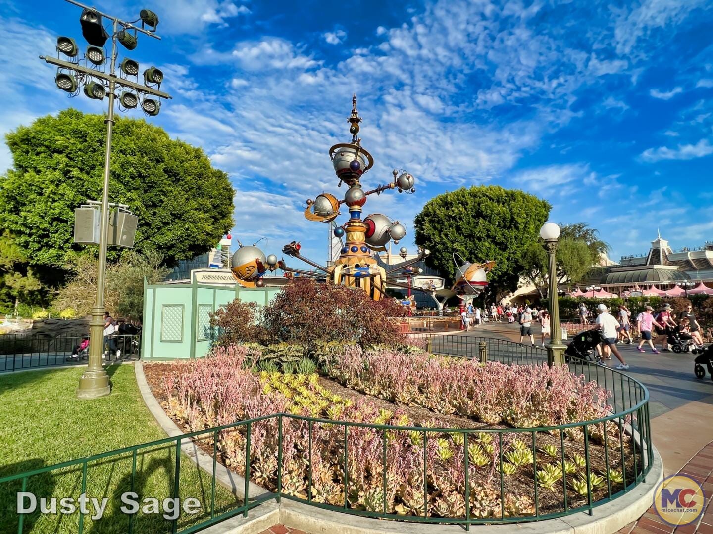 , Disneyland News & Photo Update – Everybody Scream!