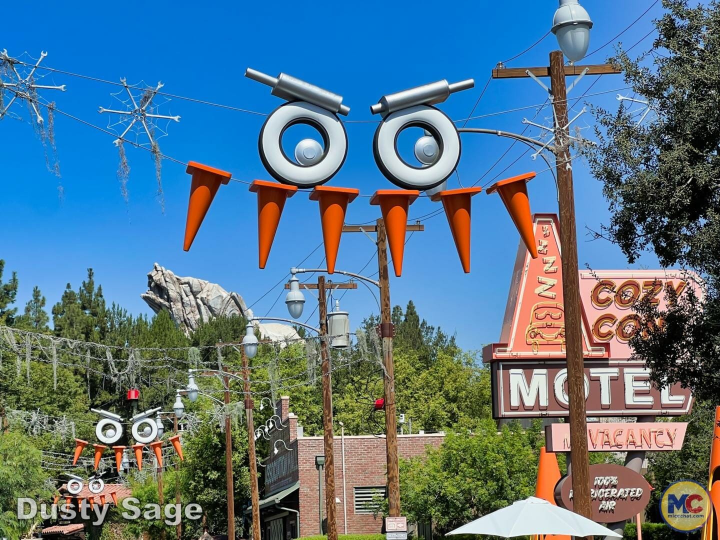 , Disneyland News & Photo Update – Everybody Scream!