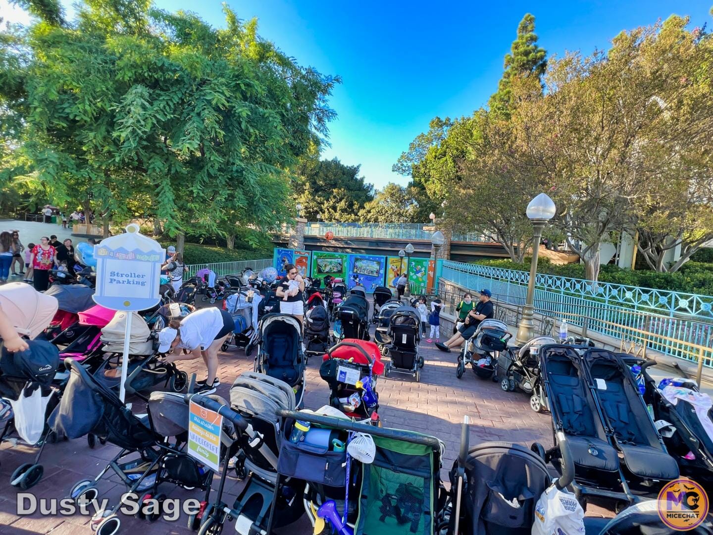 , Disneyland Update: Fall-ing, Scale-ing, Plans Derailing