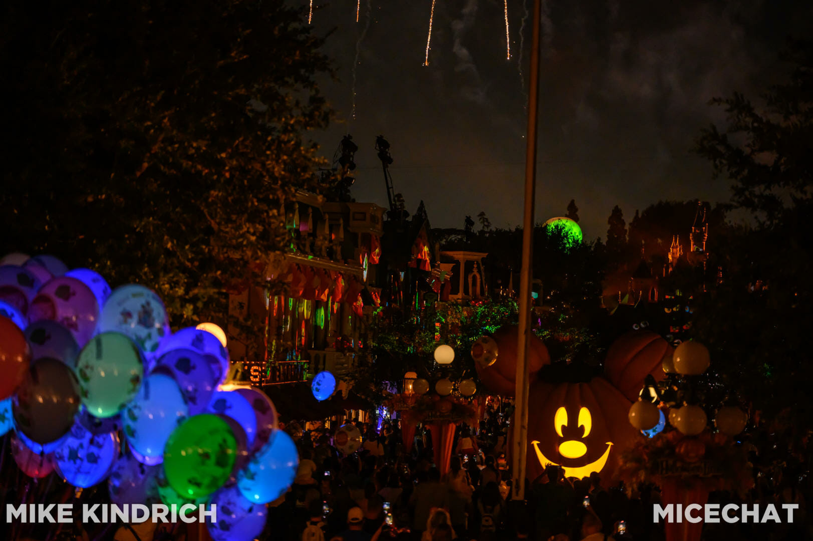 , Disneyland News & Photo Update – Everybody Scream!