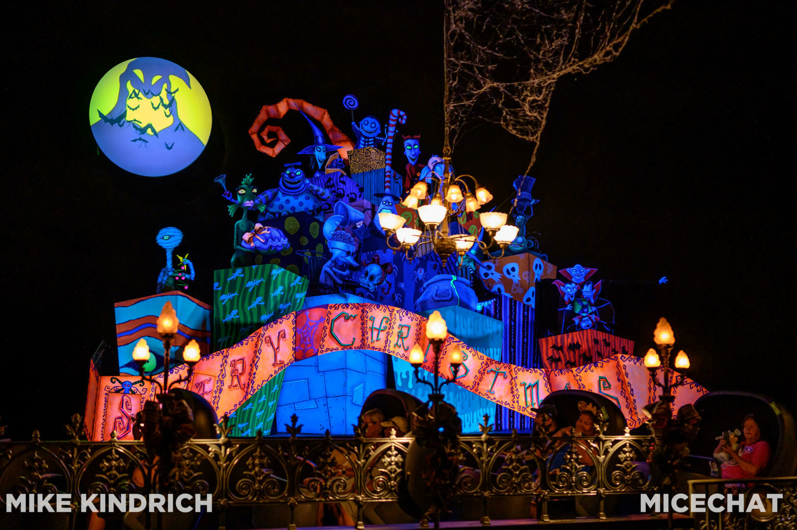 , Disneyland News & Photo Update – Everybody Scream!