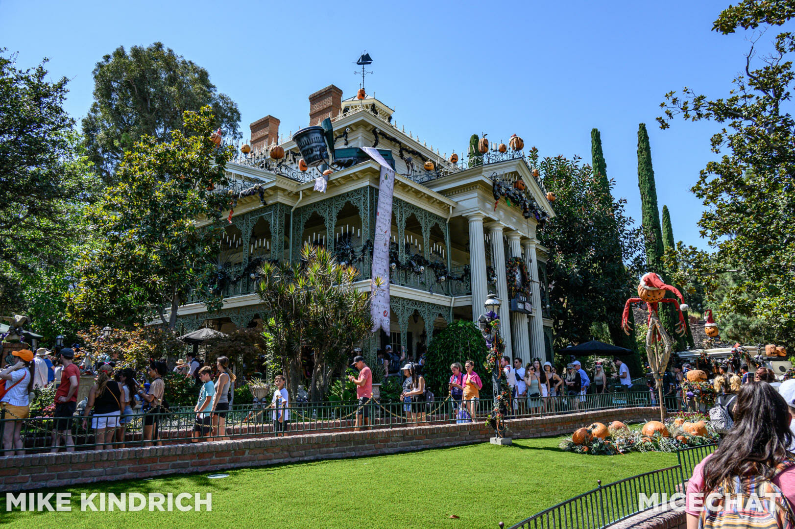 , Disneyland News &#038; Photo Update &#8211; Everybody Scream!