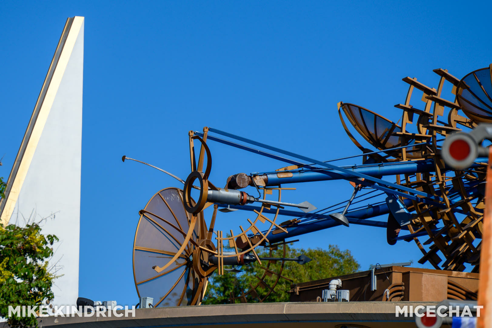 , Disneyland Update: Fall-ing, Scale-ing, Plans Derailing