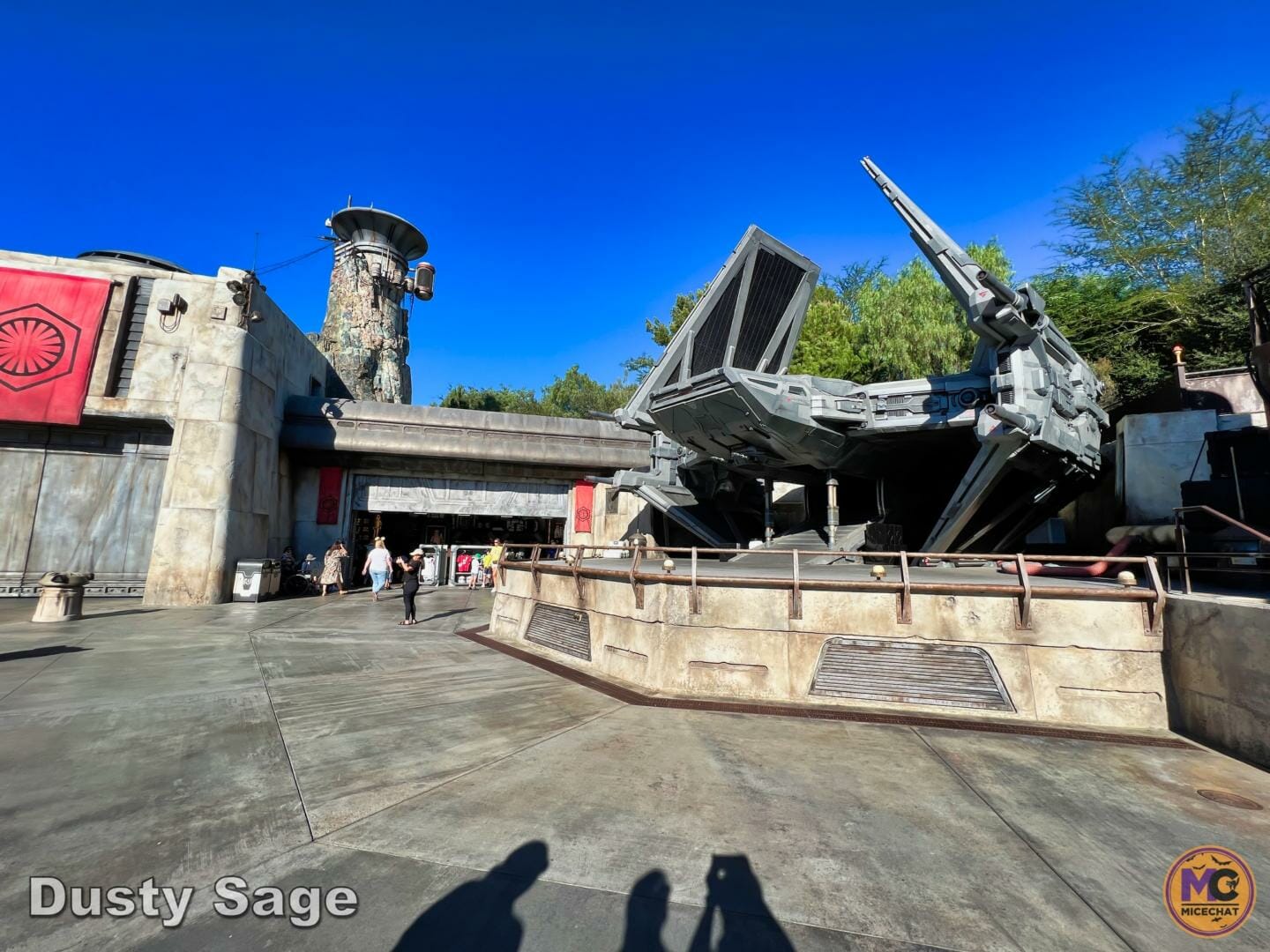 , Disneyland Update: Fall-ing, Scale-ing, Plans Derailing