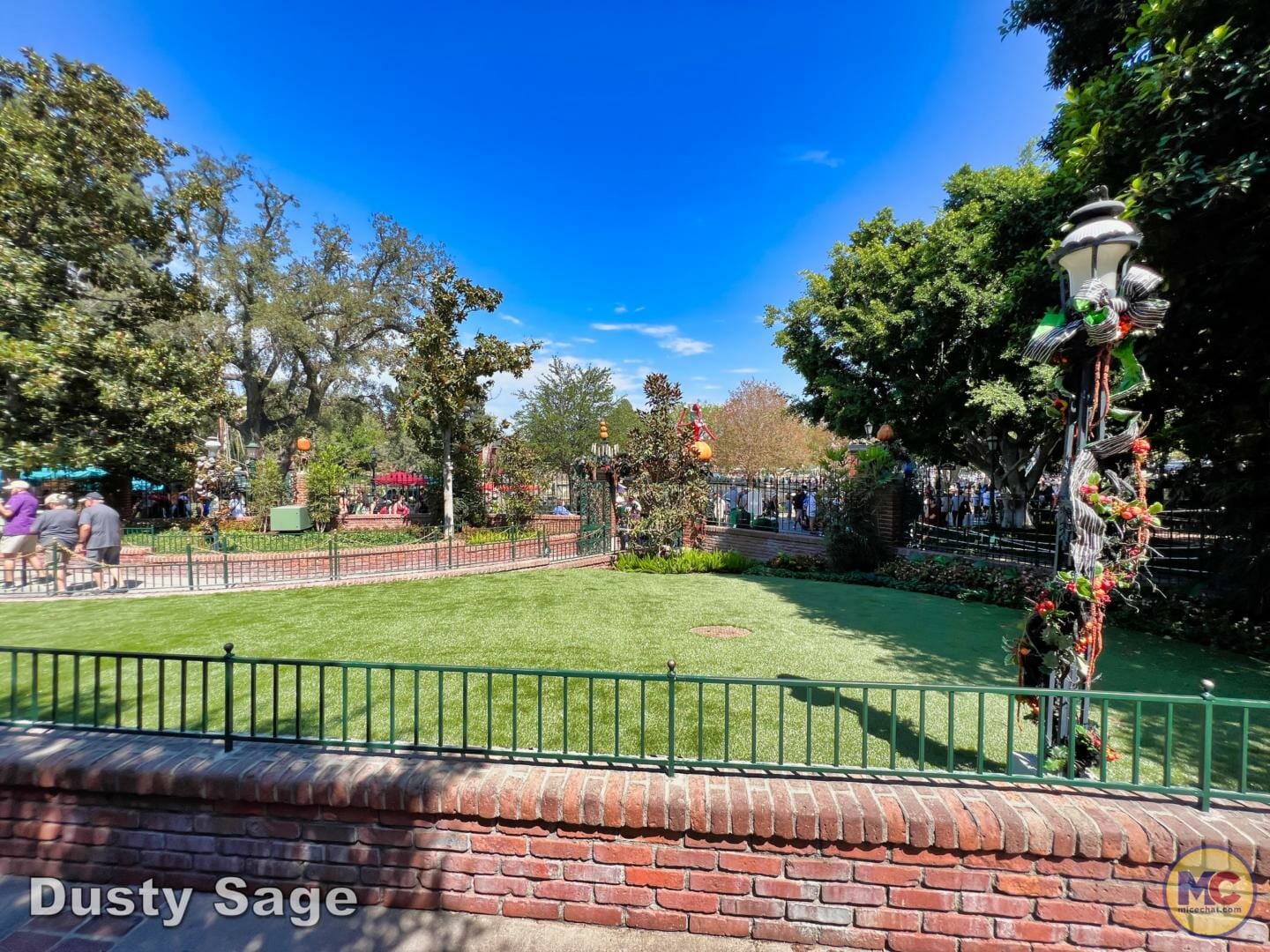 , Disneyland News &#038; Photo Update &#8211; Everybody Scream!