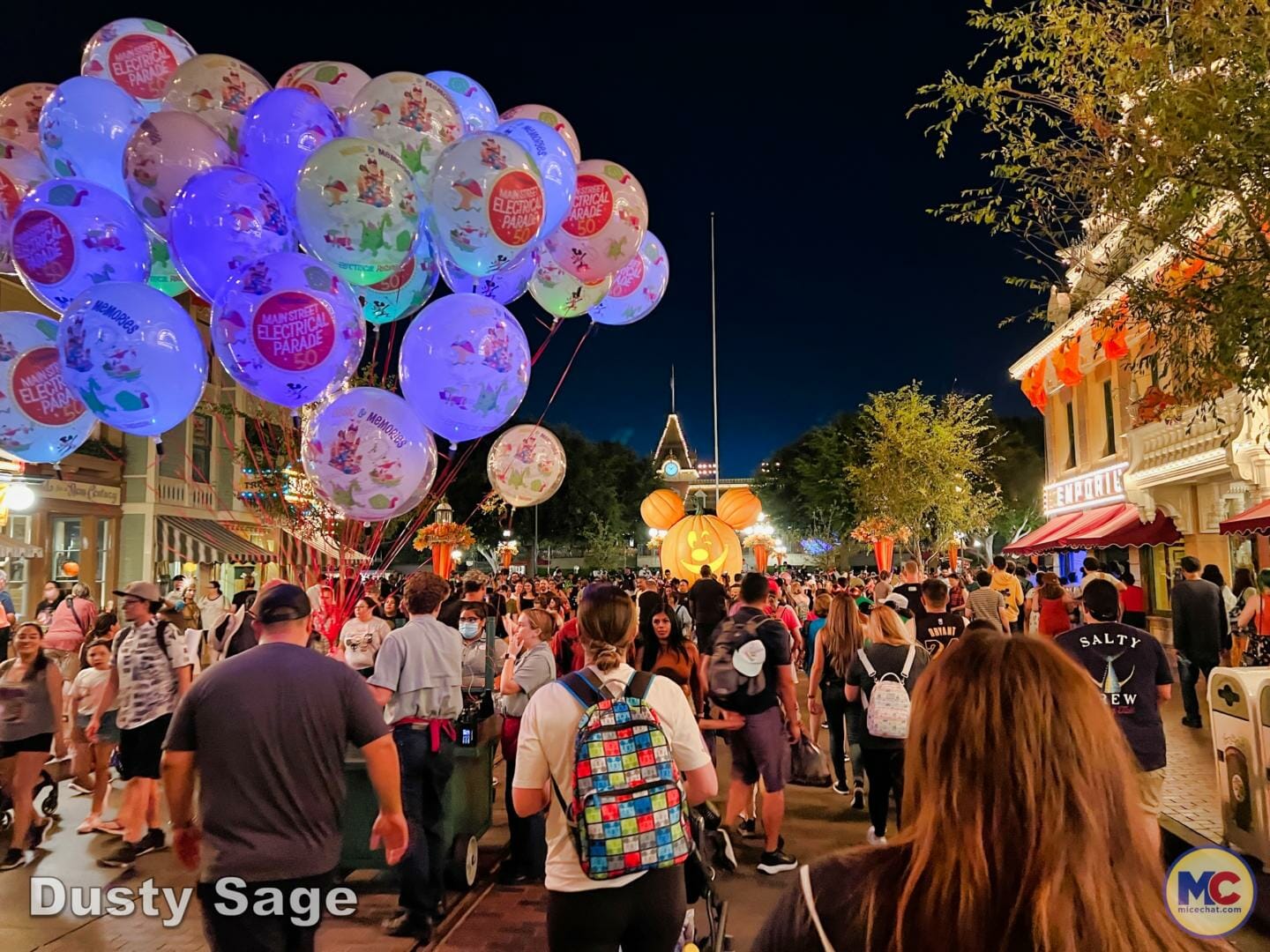 , Disneyland News & Photo Update – Everybody Scream!