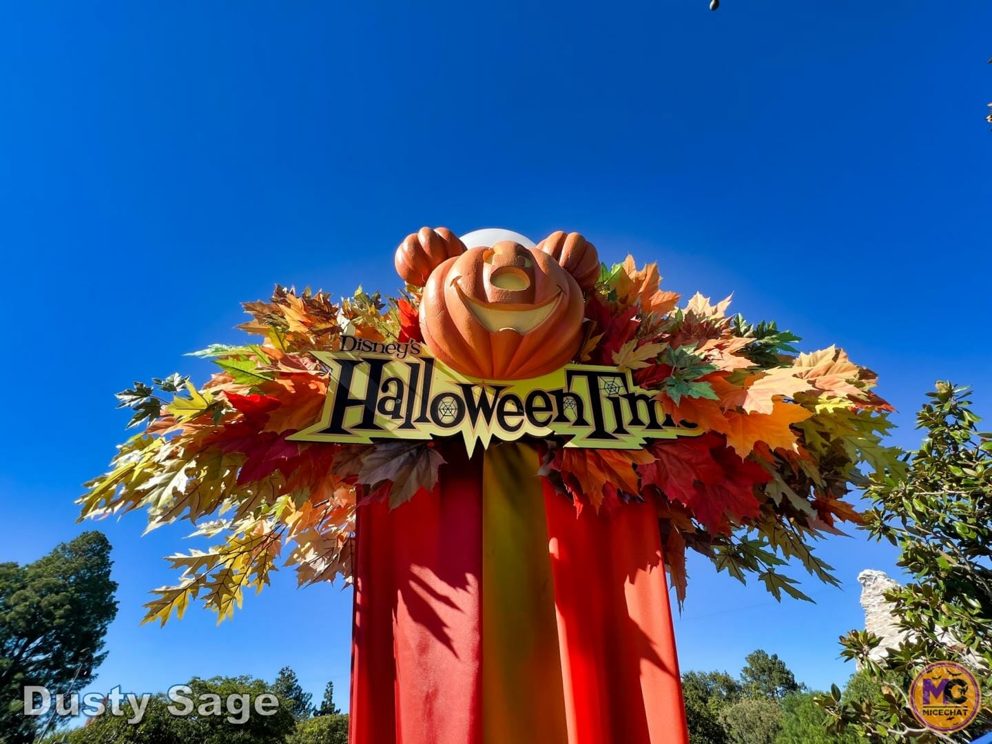 , Disneyland Update: Fall-ing, Scale-ing, Plans Derailing