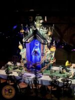 disneyland haunted mansion holiday gingerbread house 2023