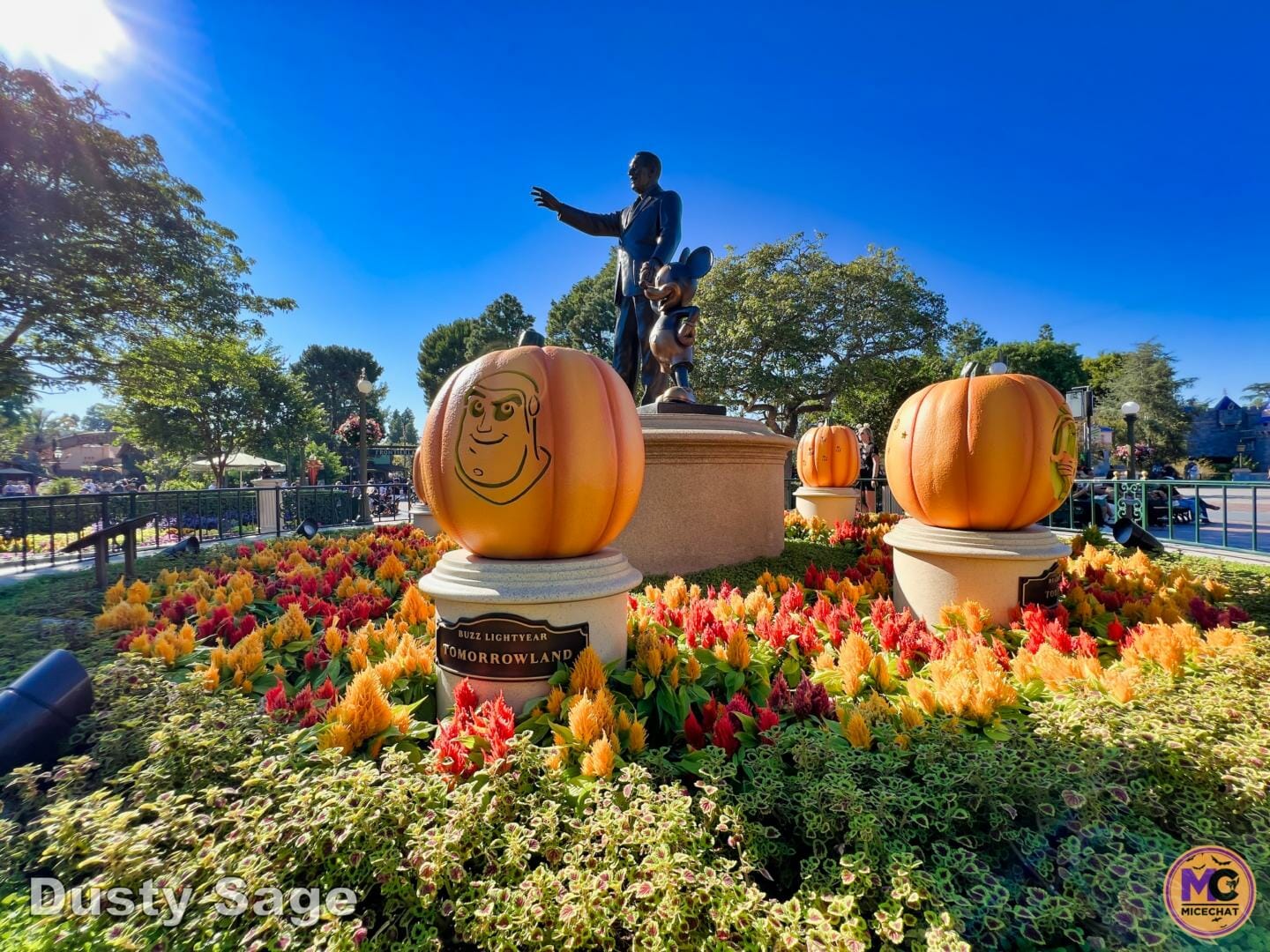 , Disneyland Update: Fall-ing, Scale-ing, Plans Derailing