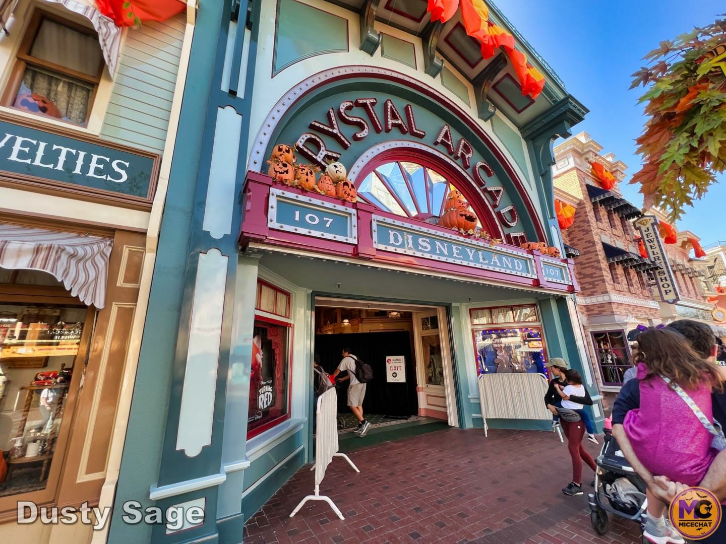 , Disneyland Update: Fall-ing, Scale-ing, Plans Derailing