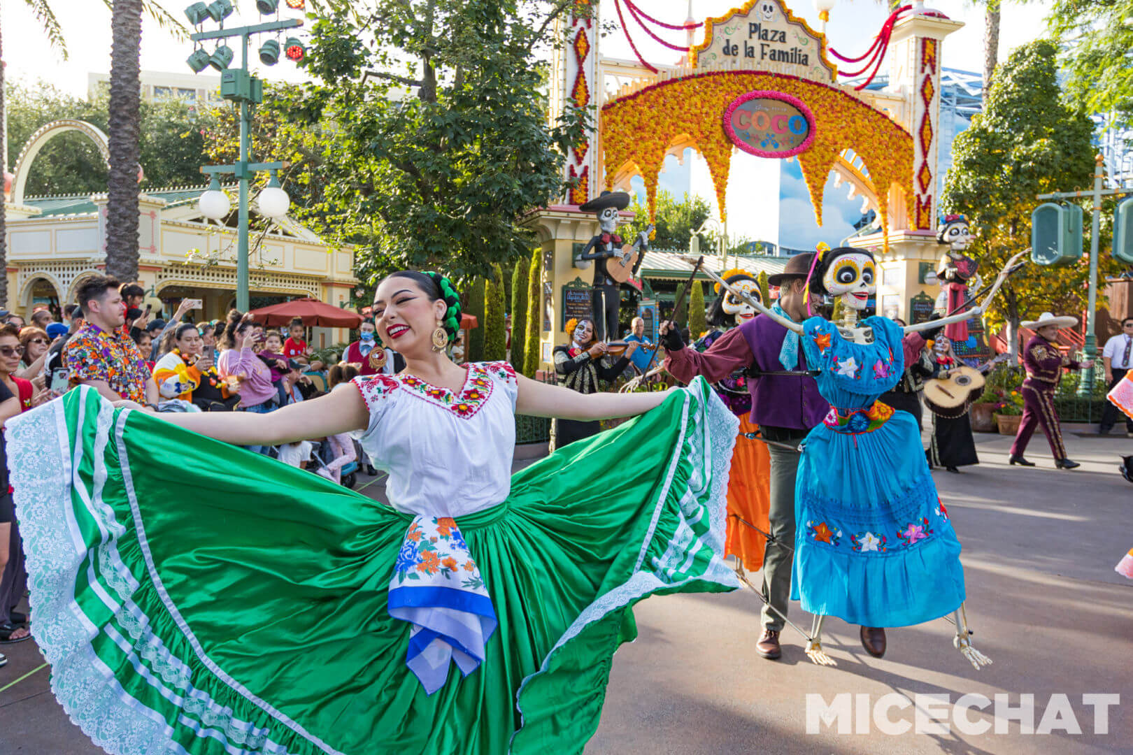 Dia de los Muertos, Recuérdame: Celebrating Dia de los Muertos at the Disneyland Resort