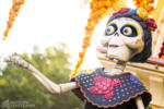 Disney California Adventure Coco Plaza de la Familia calaca skeleton DSC_1425-X5