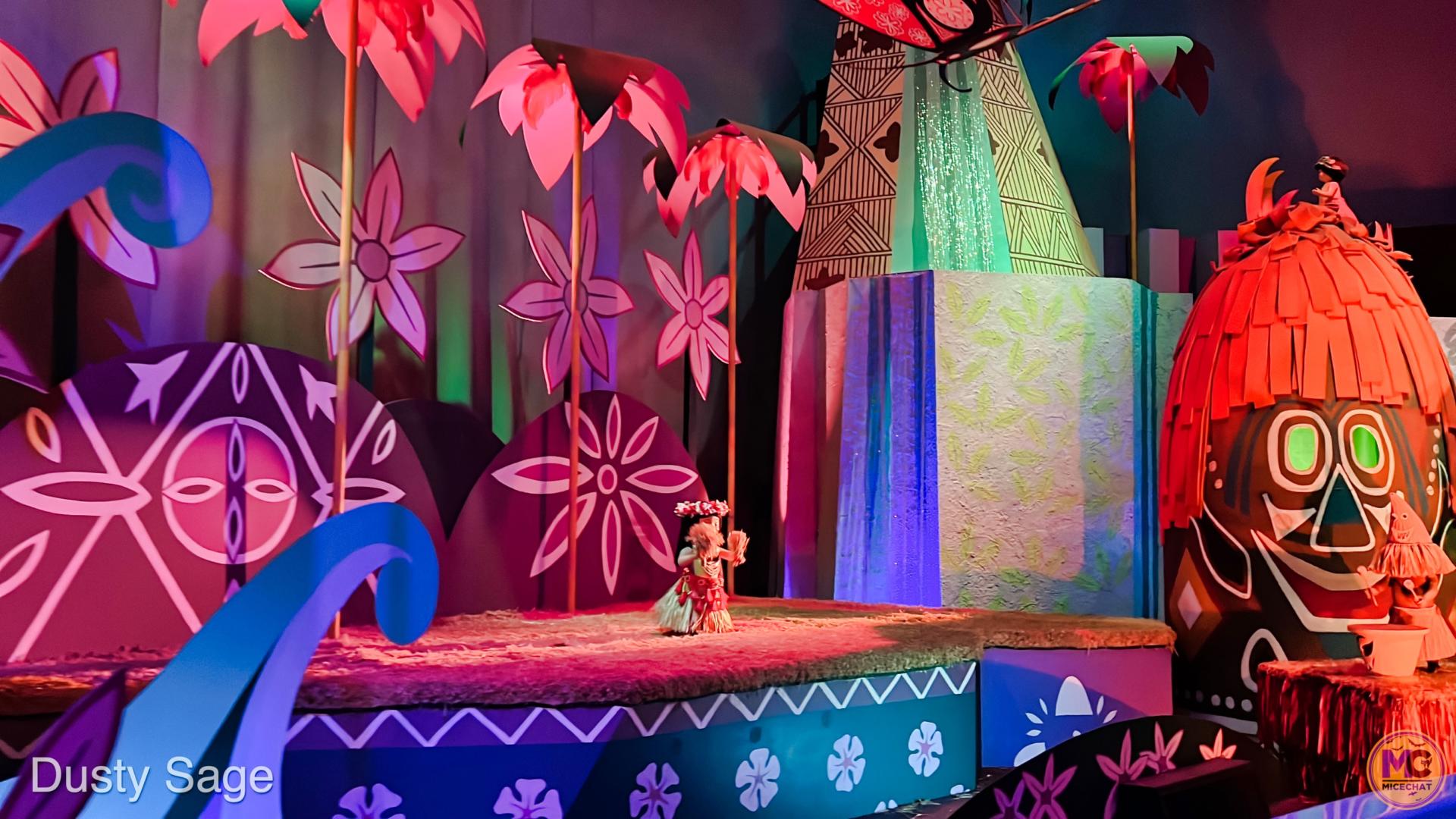 , Disneyland Update – Crowd Flux, Holidays Collide & Blues Too!