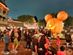 Disneyland Crowds Main Street Night Long Pumpkin LinesMiceChat