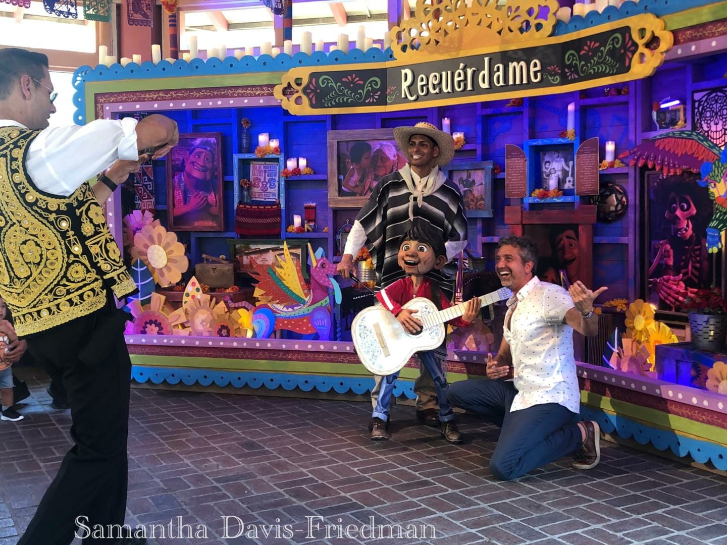 Dia de los Muertos, Recuérdame: Celebrating Dia de los Muertos at the Disneyland Resort