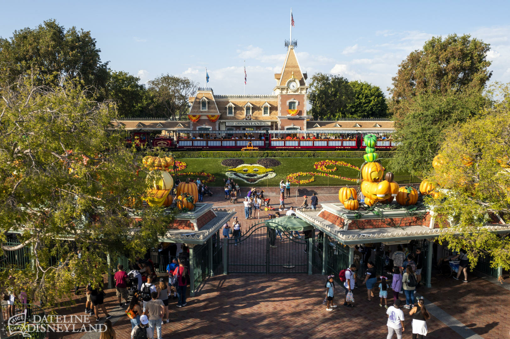 Disneyland News, Dateline Disneyland: Paying More For A Mess, More Or Less!