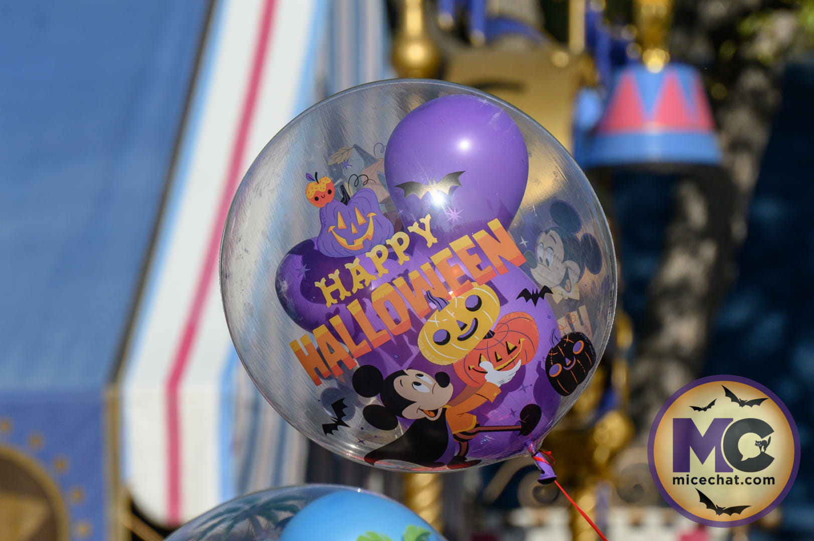 , Disneyland Update – Crowd Flux, Holidays Collide & Blues Too!