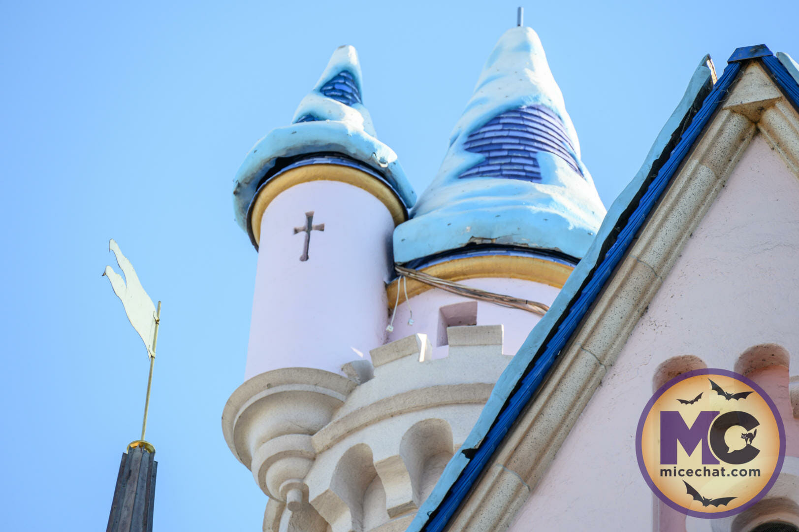 , Disneyland Update &#8211; Crowd Flux, Holidays Collide &#038; Blues Too!