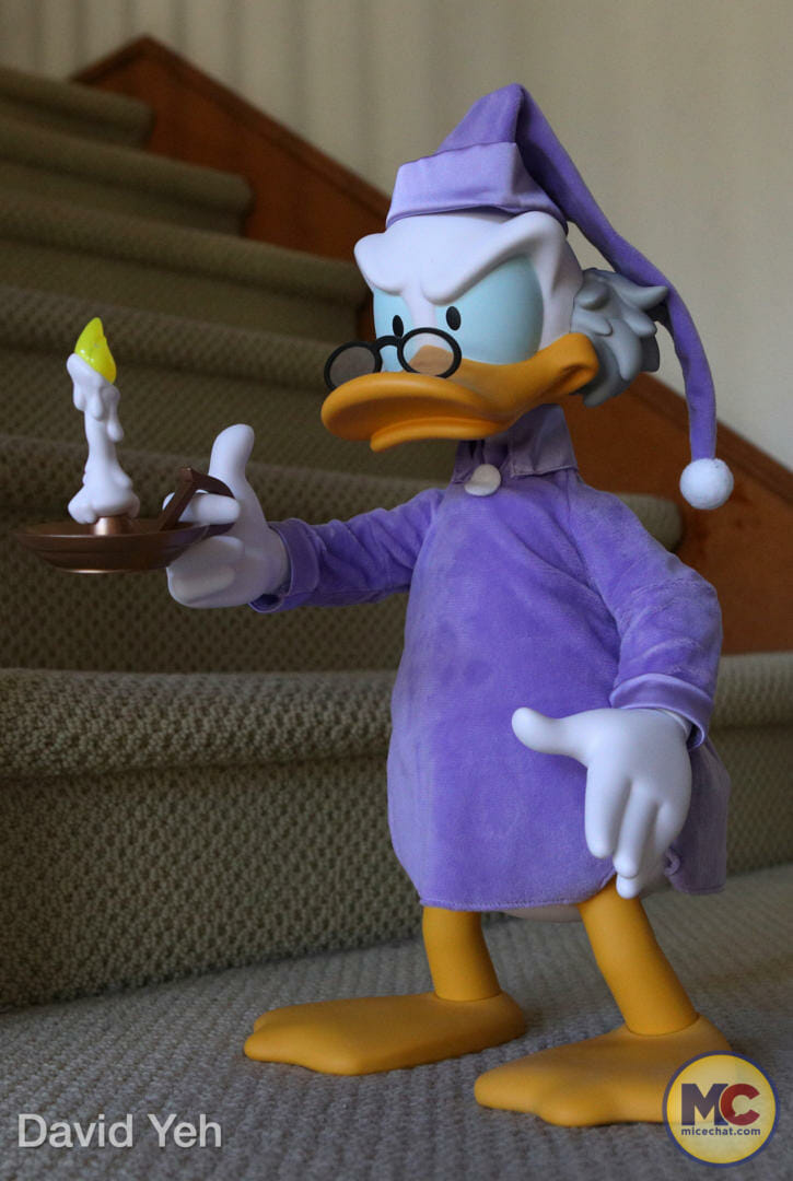 Super7 Ebenezer Scrooge, MiceChat Reviews: Super7’s Supersize Ebenezer Scrooge & Queen of Hearts Figures