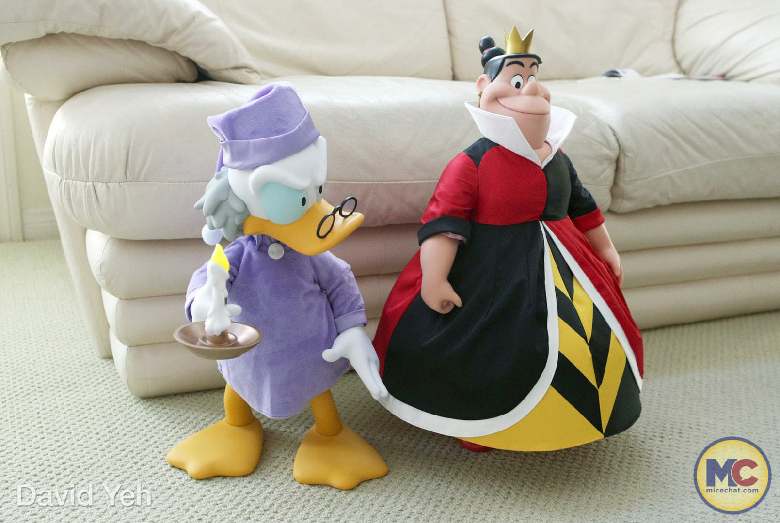 Super7 Ebenezer Scrooge, MiceChat Reviews: Super7&#8217;s Supersize Ebenezer Scrooge &#038; Queen of Hearts Figures