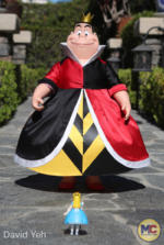 Super7-Queen of Hearts Supersize figure review-9