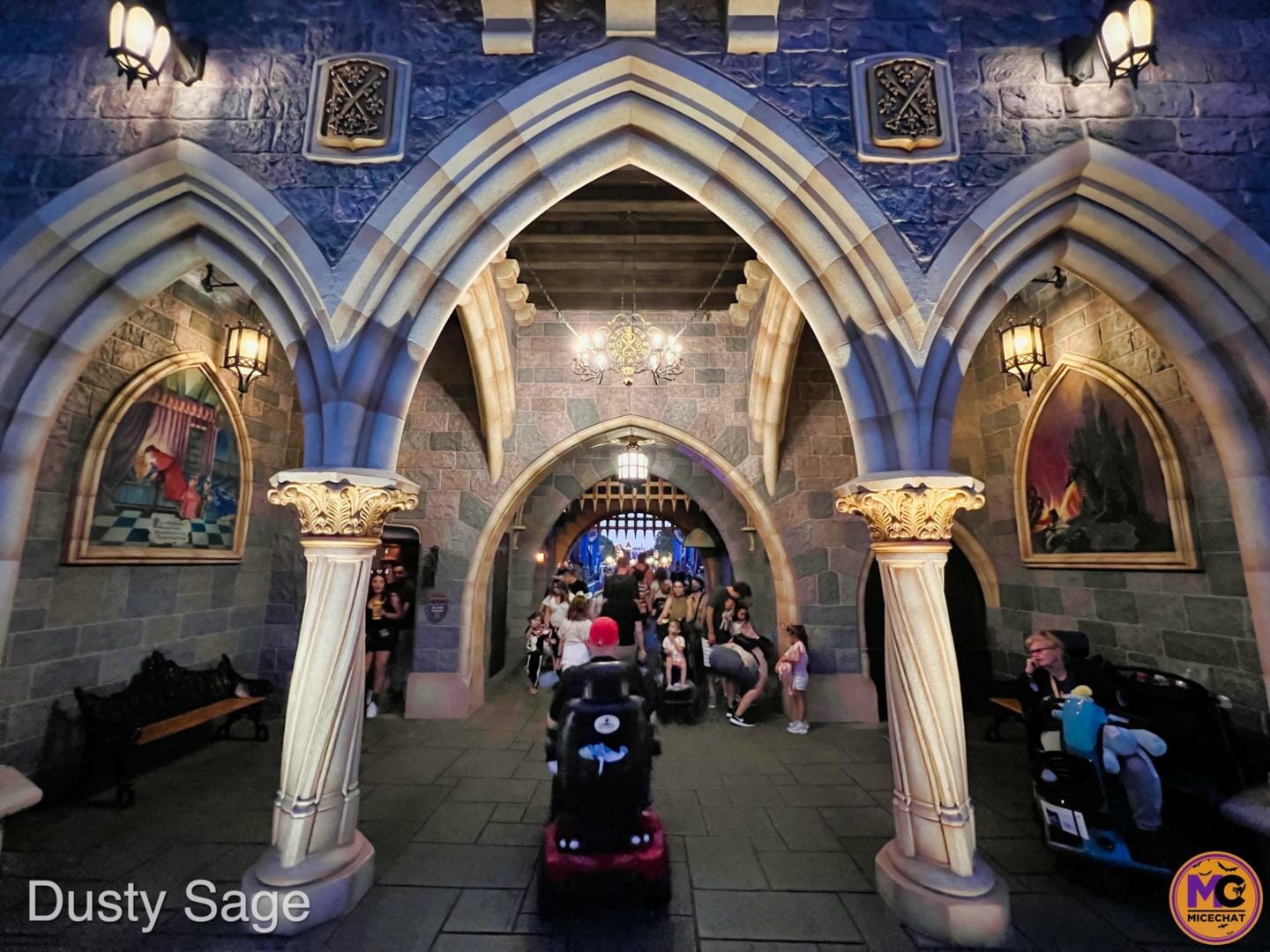 , Disneyland Update – Crowd Flux, Holidays Collide & Blues Too!