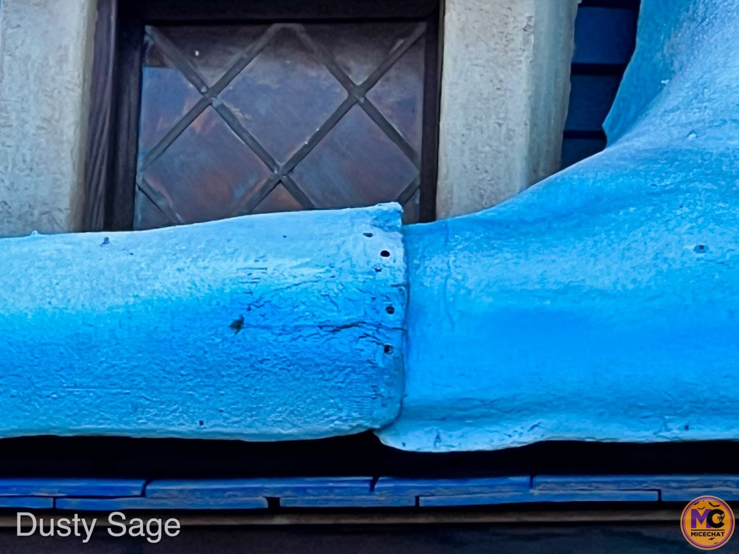 , Disneyland Update – Crowd Flux, Holidays Collide & Blues Too!