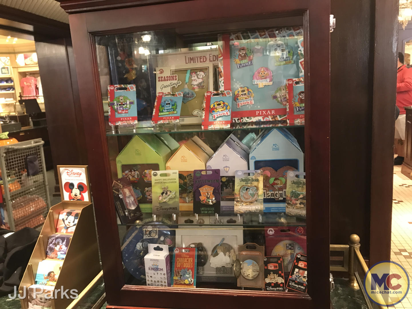 trading pins, Pin Point: A Guide to Buying and Trading Pins at the Disneyland Resort