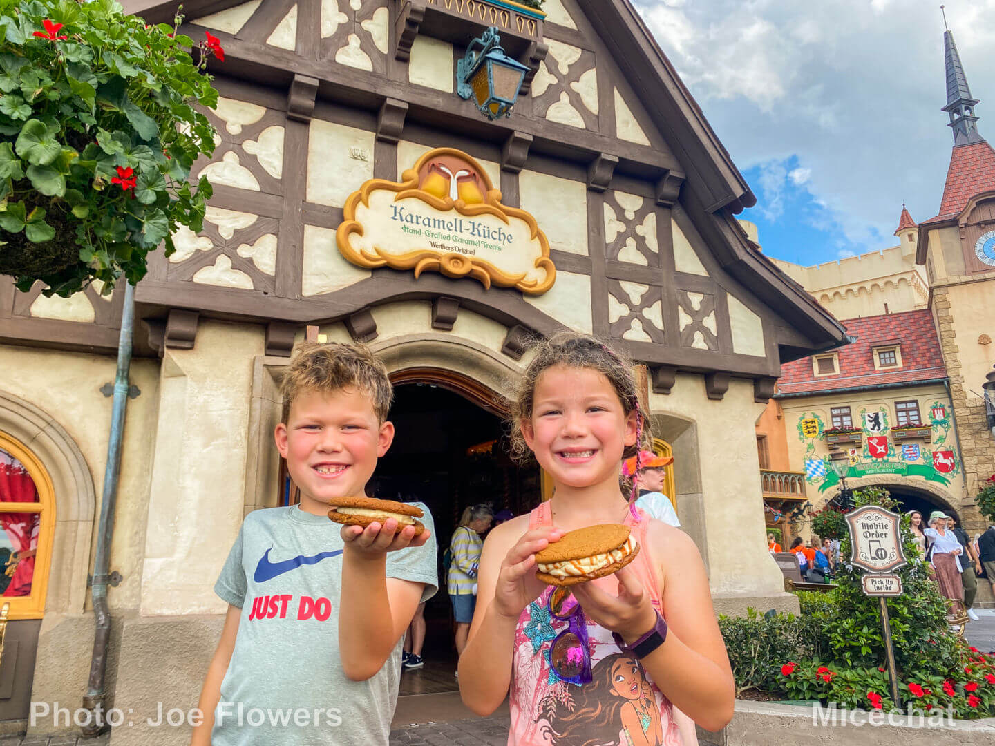 , Making Epcot&#8217;s Karamell-Küche Gingerbread Salted Caramel Buttercream Cookies at home!