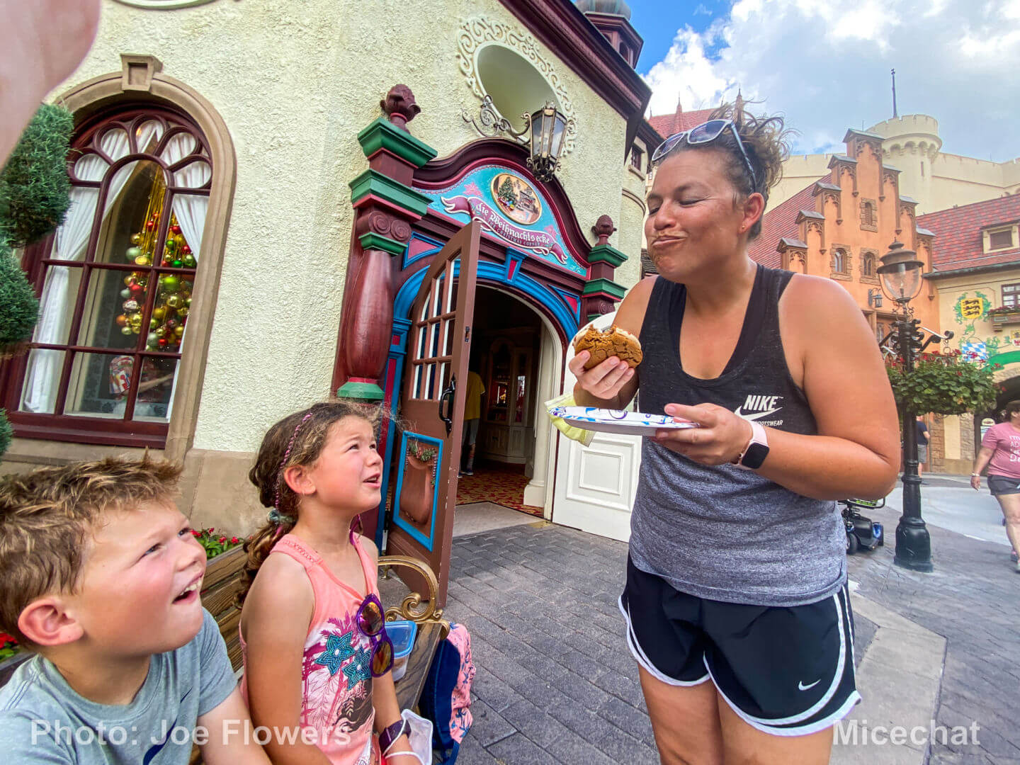 , Making Epcot&#8217;s Karamell-Küche Gingerbread Salted Caramel Buttercream Cookies at home!