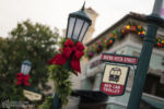Disney California Adventure holidays Chrsitmas Buena Vista Street Red Car Trolley stop DSC_4292-X5