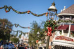 Disneyland Main Street USA Christmas holidays decoration garland wreath DSC_7760-X5