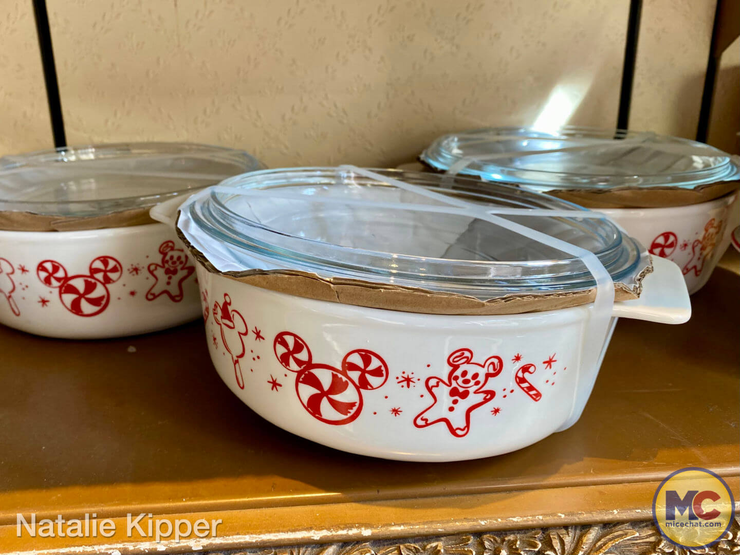 Pyrex Disney Holiday Mickey and Minnie Mouse Container Set 2 Glass Storage  Box 