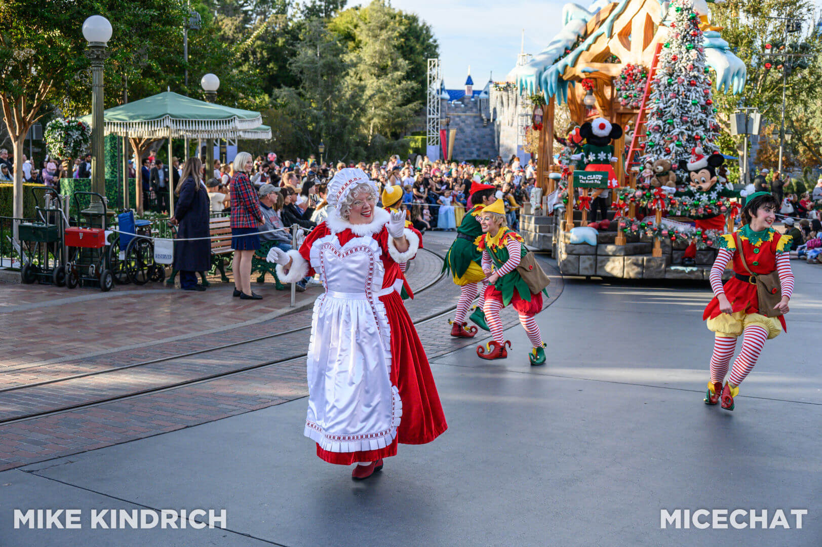 , Disneyland Update – The CEO Who Stole Christmas