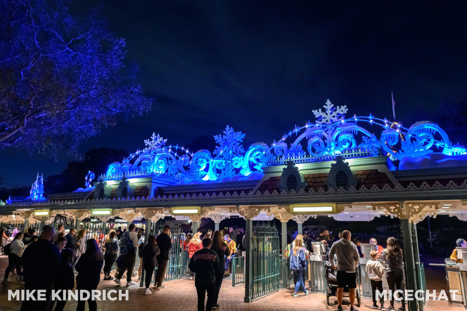 , Disneyland Update – The CEO Who Stole Christmas