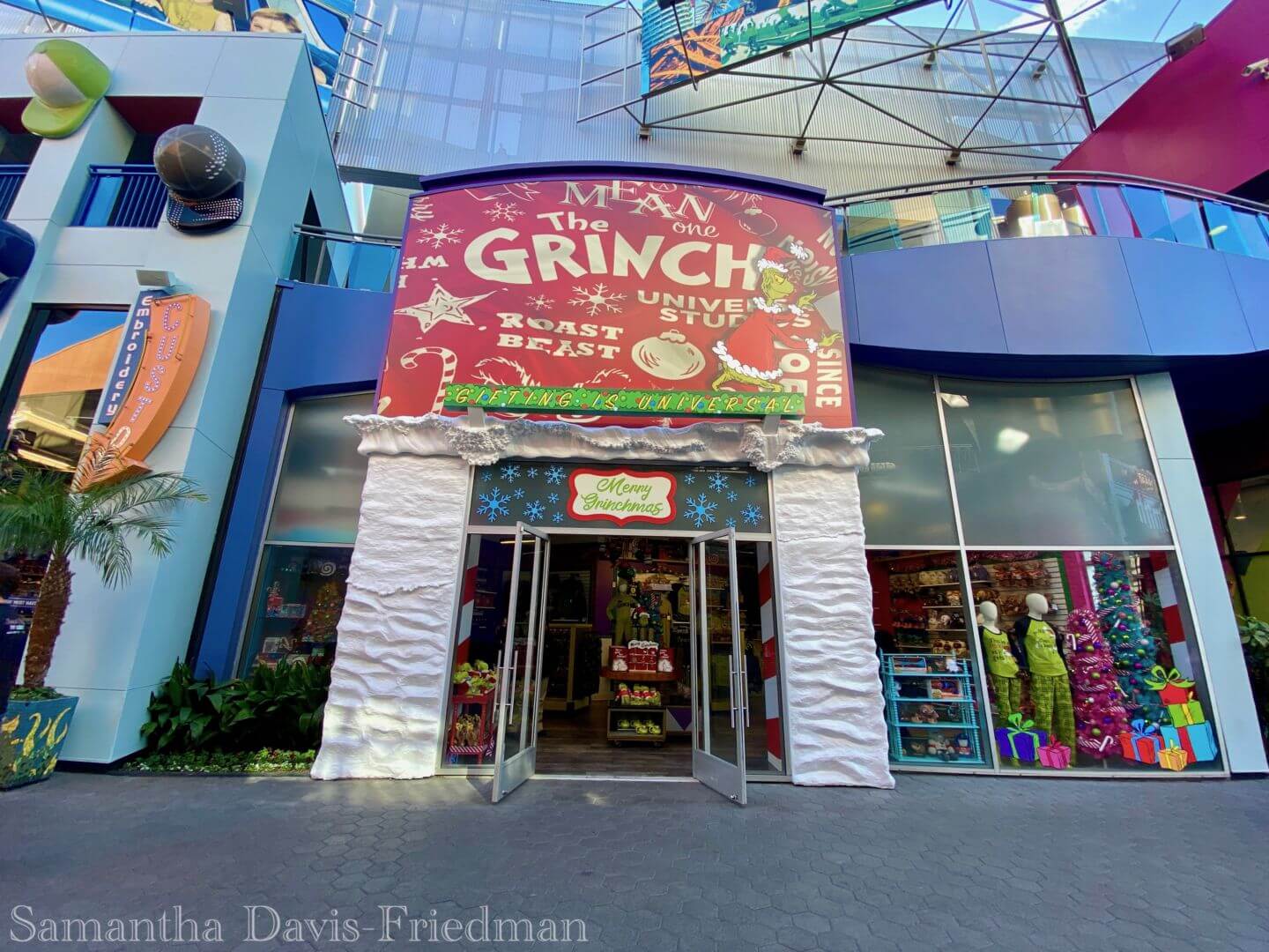 Universal Studios Hollywood Grinchmas