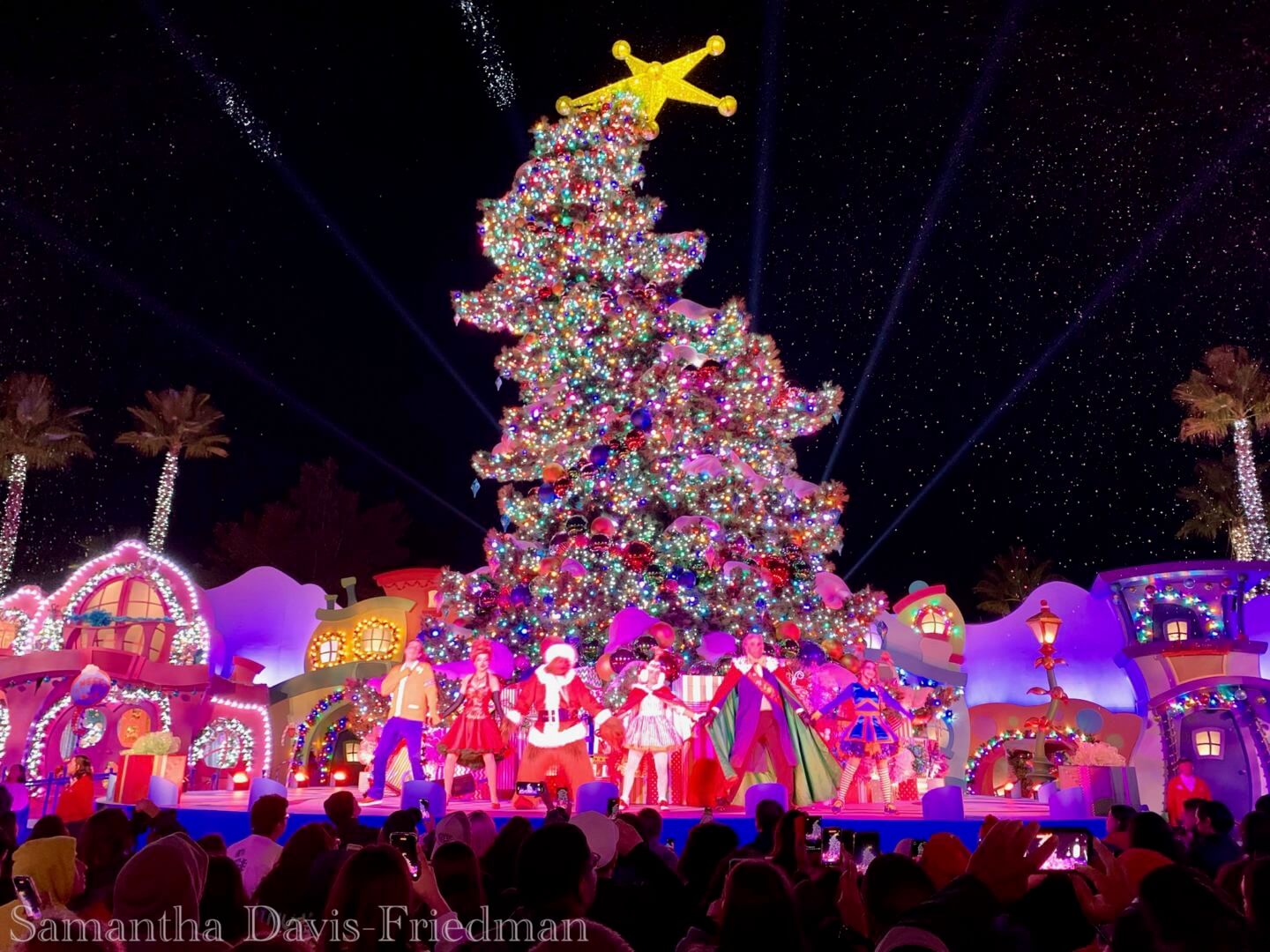 , Universal Studios Hollywood Holiday Guide & Fun News!