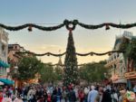 micechat-crowds main street dusk 2-MiceChat