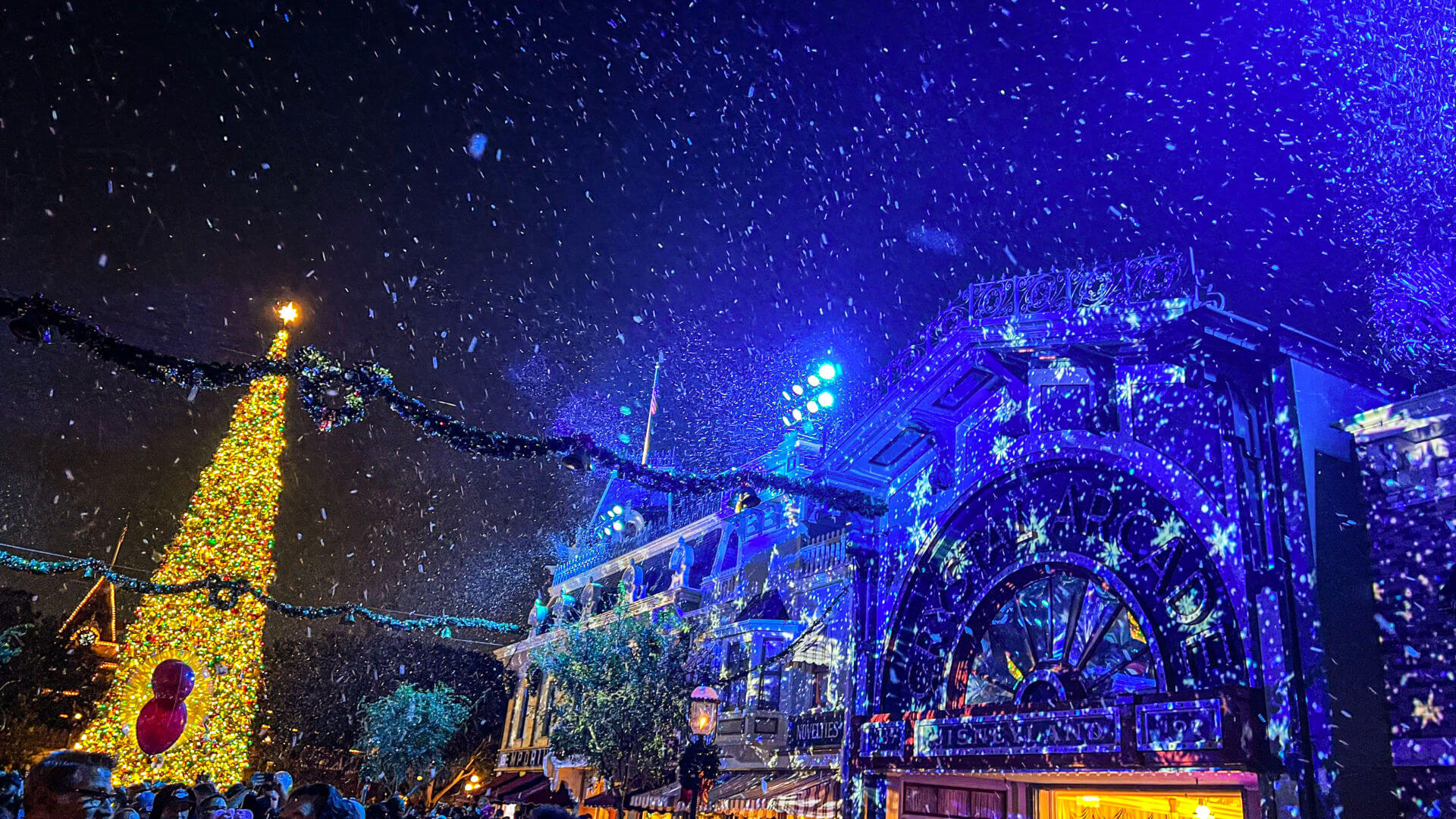Disneyland Fireworks, “A Kiss Goodnight,” An Explosive Look at Disneyland Fireworks History!