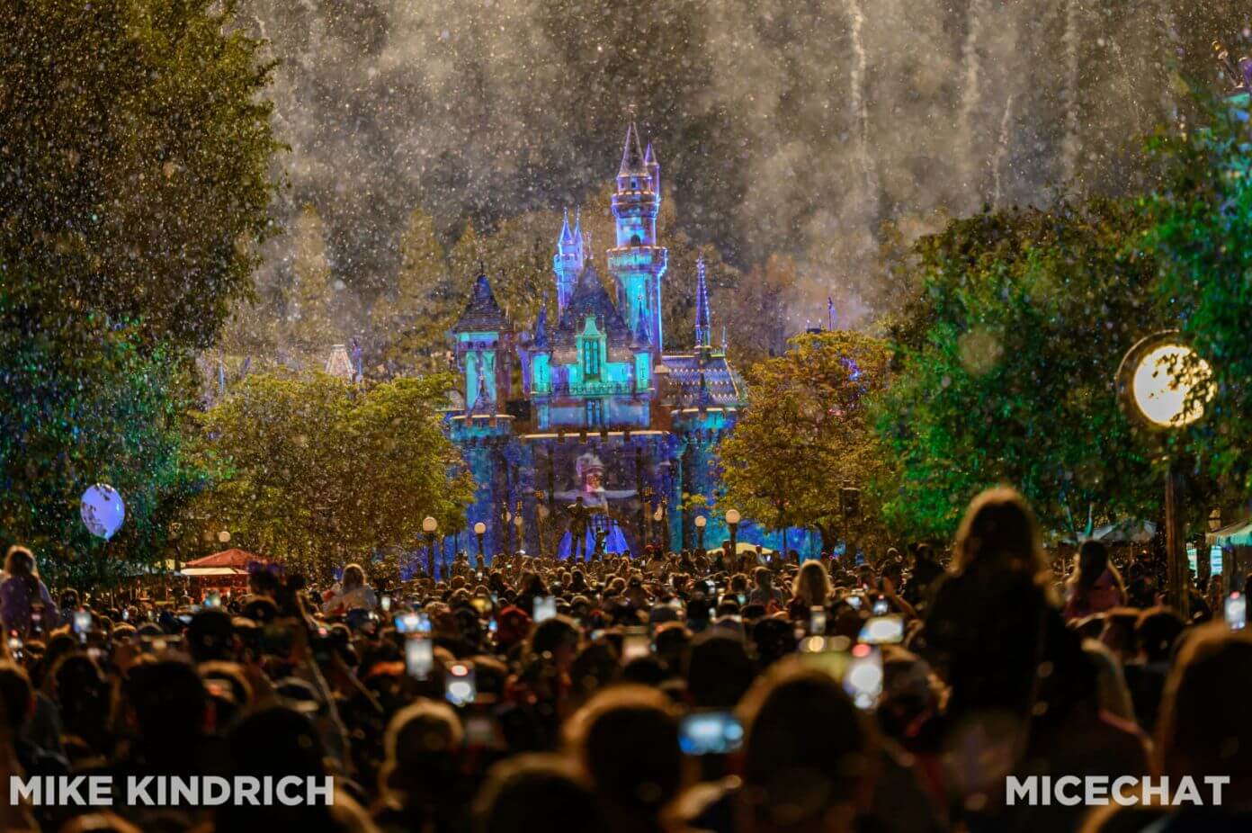 Disneyland Fireworks, &#8220;A Kiss Goodnight,&#8221; An Explosive Look at Disneyland Fireworks History!