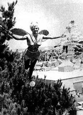 Disneyland Fireworks, “A Kiss Goodnight,” An Explosive Look at Disneyland Fireworks History!